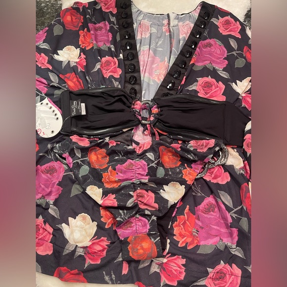 3 piece set: NWT beach bunny bikini XL set plus one size coverup - Picture 15 of 15